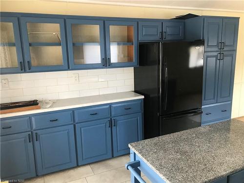 187-3033 Townline Road, Stevensville, ON - Indoor Photo Showing Kitchen