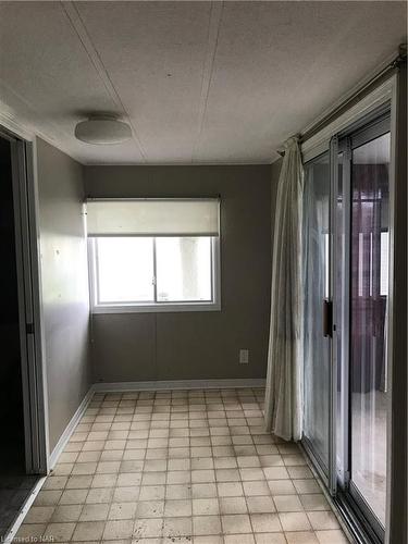 187-3033 Townline Road, Stevensville, ON - Indoor Photo Showing Other Room