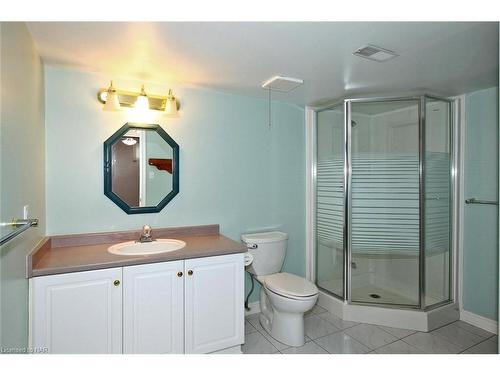 18-5070 Drummond Road, Niagara Falls, ON - Indoor Photo Showing Bathroom