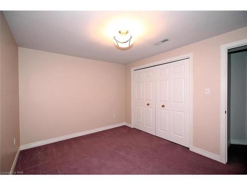 18-5070 Drummond Road, Niagara Falls, ON - Indoor Photo Showing Other Room