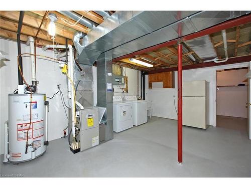 18-5070 Drummond Road, Niagara Falls, ON - Indoor Photo Showing Basement