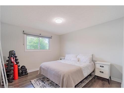 1230 Concession 2 Road, Niagara-On-The-Lake, ON - Indoor Photo Showing Bedroom