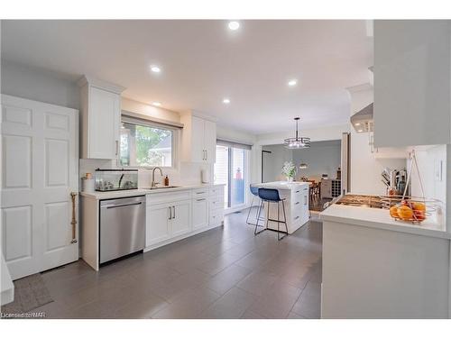 1230 Concession 2 Road, Niagara-On-The-Lake, ON - Indoor Photo Showing Kitchen