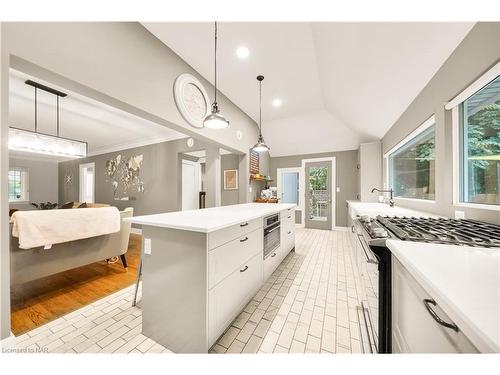 63 Yates Street, St. Catharines, ON - Indoor Photo Showing Kitchen