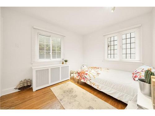 63 Yates Street, St. Catharines, ON - Indoor Photo Showing Bedroom