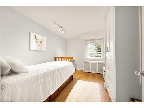 63 Yates Street, St. Catharines, ON - Indoor Photo Showing Bedroom