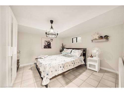 63 Yates Street, St. Catharines, ON - Indoor Photo Showing Bedroom