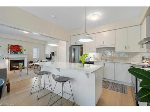 35 Cannery Drive, Niagara-On-The-Lake, ON - Indoor Photo Showing Kitchen With Upgraded Kitchen