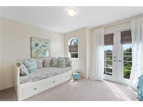 35 Cannery Drive, Niagara-On-The-Lake, ON - Indoor Photo Showing Bedroom