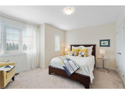 35 Cannery Drive, Niagara-On-The-Lake, ON - Indoor Photo Showing Bedroom