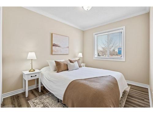 437 Sugarloaf Street, Port Colborne, ON - Indoor Photo Showing Bedroom