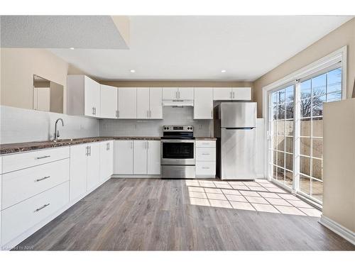 437 Sugarloaf Street, Port Colborne, ON - Indoor Photo Showing Kitchen