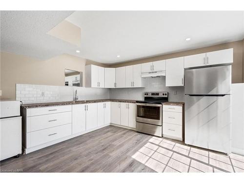 437 Sugarloaf Street, Port Colborne, ON - Indoor Photo Showing Kitchen With Stainless Steel Kitchen