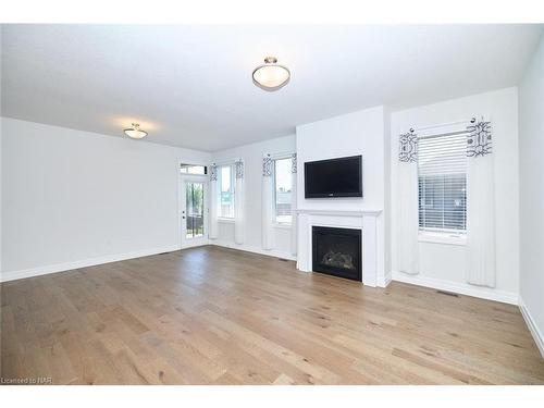 85 Borden Trail, Welland, ON - Indoor Photo Showing Living Room With Fireplace