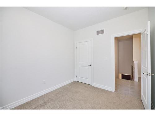 85 Borden Trail, Welland, ON - Indoor Photo Showing Other Room