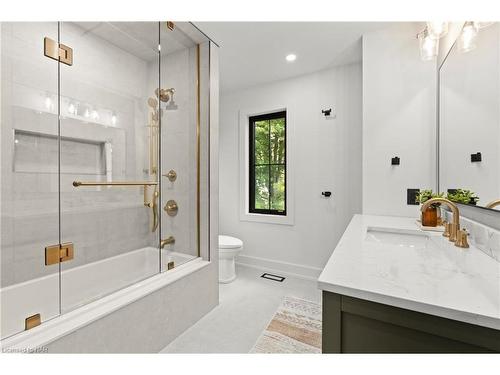 1173 Lakeshore Road W, St. Catharines, ON - Indoor Photo Showing Bathroom