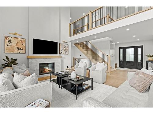 1173 Lakeshore Road W, St. Catharines, ON - Indoor Photo Showing Living Room With Fireplace