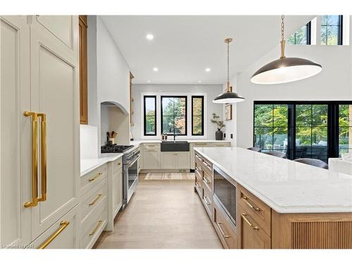 1173 Lakeshore Road W, St. Catharines, ON - Indoor Photo Showing Kitchen