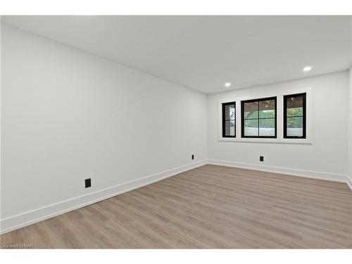 1173 Lakeshore Road W, St. Catharines, ON - Indoor Photo Showing Other Room