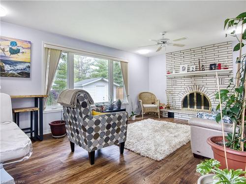 8 Bolger Drive, St. Catharines, ON - Indoor Photo Showing Living Room With Fireplace