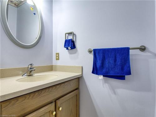 8 Bolger Drive, St. Catharines, ON - Indoor Photo Showing Bathroom