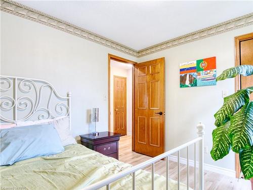 8 Bolger Drive, St. Catharines, ON - Indoor Photo Showing Bedroom