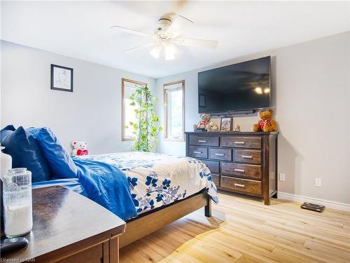 8 Bolger Drive, St. Catharines, ON - Indoor Photo Showing Bedroom