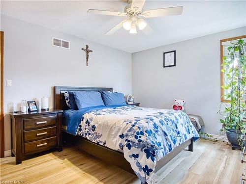 8 Bolger Drive, St. Catharines, ON - Indoor Photo Showing Bedroom