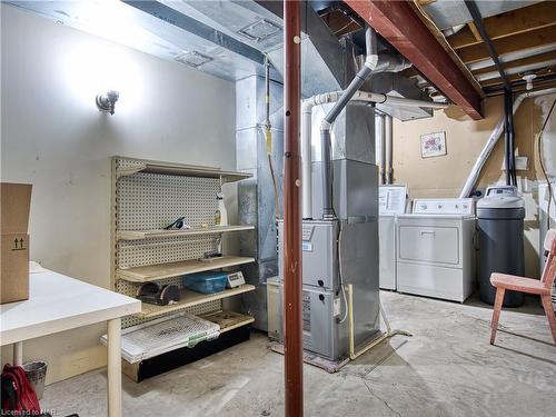 8 Bolger Drive, St. Catharines, ON - Indoor Photo Showing Laundry Room