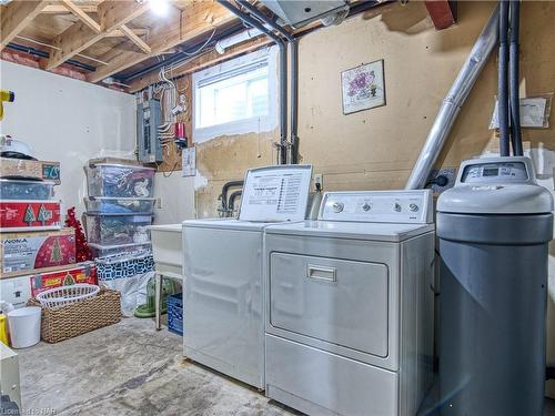 8 Bolger Drive, St. Catharines, ON - Indoor Photo Showing Laundry Room