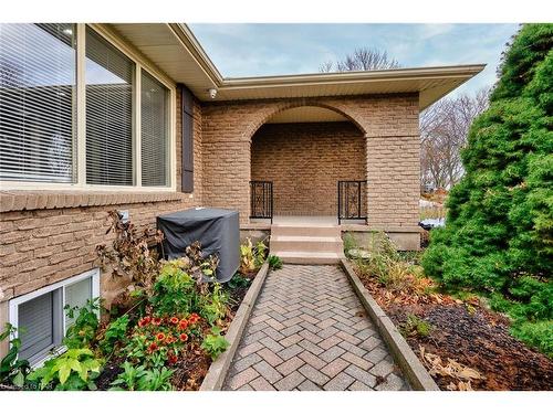 7229 Harriman Street, Niagara Falls, ON - Outdoor With Exterior