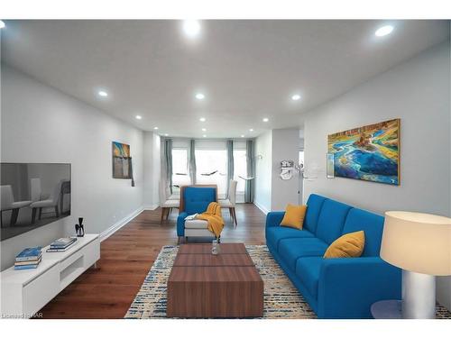 24 Riverview Boulevard, St. Catharines, ON - Indoor Photo Showing Living Room