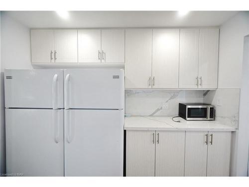 24 Riverview Boulevard, St. Catharines, ON - Indoor Photo Showing Kitchen