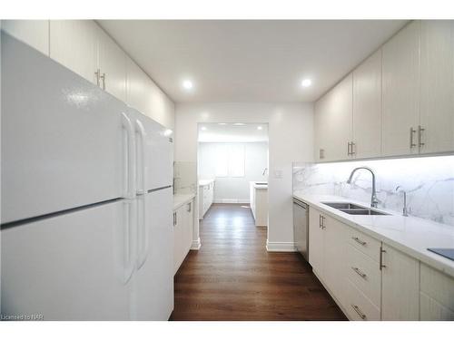 24 Riverview Boulevard, St. Catharines, ON - Indoor Photo Showing Kitchen With Double Sink