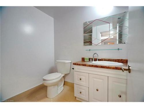 24 Riverview Boulevard, St. Catharines, ON - Indoor Photo Showing Bathroom