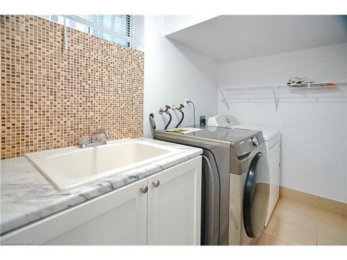 24 Riverview Boulevard, St. Catharines, ON - Indoor Photo Showing Laundry Room