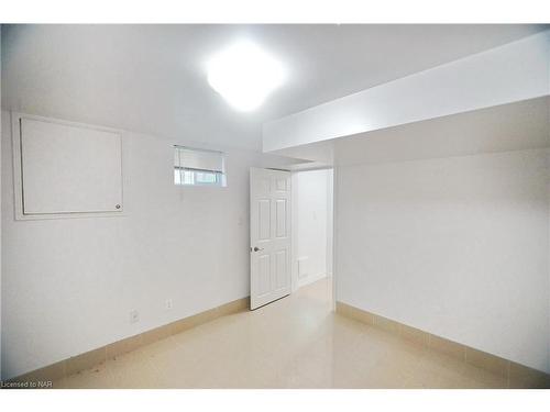 24 Riverview Boulevard, St. Catharines, ON - Indoor Photo Showing Other Room