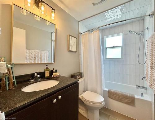 1-131 Rockwood Avenue, St. Catharines, ON - Indoor Photo Showing Bathroom