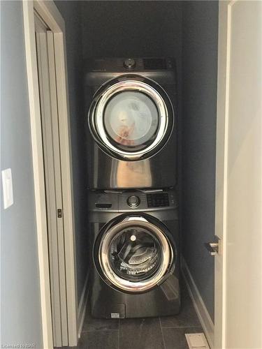 410 Lakewood Avenue, Crystal Beach, ON - Indoor Photo Showing Laundry Room