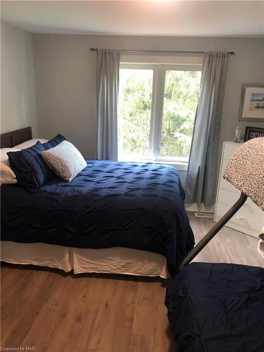 410 Lakewood Avenue, Crystal Beach, ON - Indoor Photo Showing Bedroom