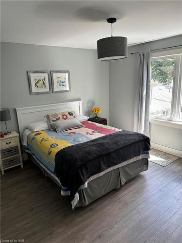 410 Lakewood Avenue, Crystal Beach, ON - Indoor Photo Showing Bedroom