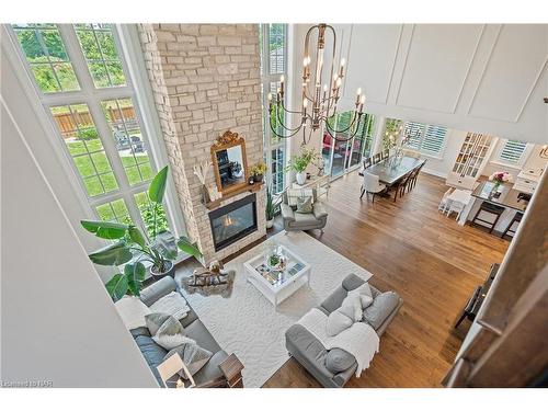 1107 Balfour Street, Fenwick, ON - Indoor Photo Showing Living Room With Fireplace