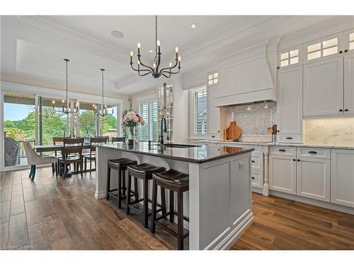 1107 Balfour Street, Fenwick, ON - Indoor Photo Showing Kitchen With Upgraded Kitchen