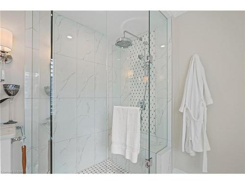 1107 Balfour Street, Fenwick, ON - Indoor Photo Showing Bathroom