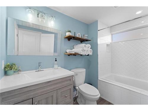 474 Lakeshore Road, Fort Erie, ON - Indoor Photo Showing Bathroom