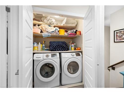 10 Harmony Way, Thorold, ON - Indoor Photo Showing Laundry Room