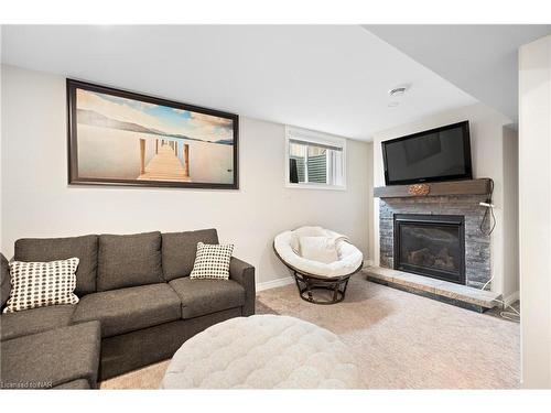 10 Harmony Way, Thorold, ON - Indoor Photo Showing Living Room With Fireplace