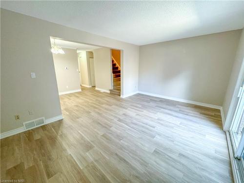 10-75 Ventura Drive, St. Catharines, ON - Indoor Photo Showing Other Room