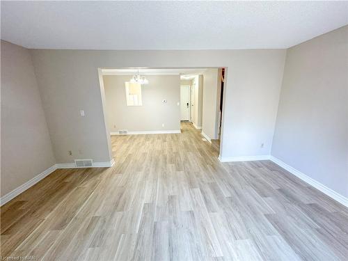 10-75 Ventura Drive, St. Catharines, ON - Indoor Photo Showing Other Room