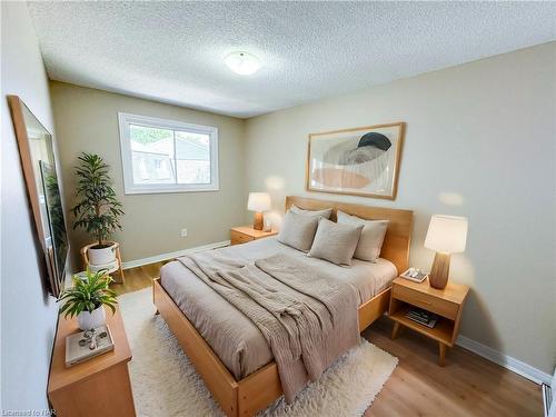 10-75 Ventura Drive, St. Catharines, ON - Indoor Photo Showing Bedroom